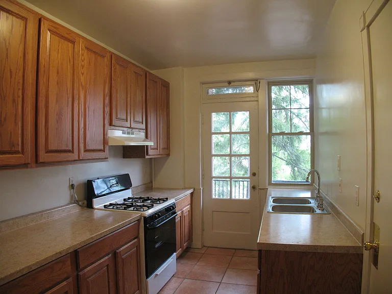 818 W Moss Ave — Photo 13