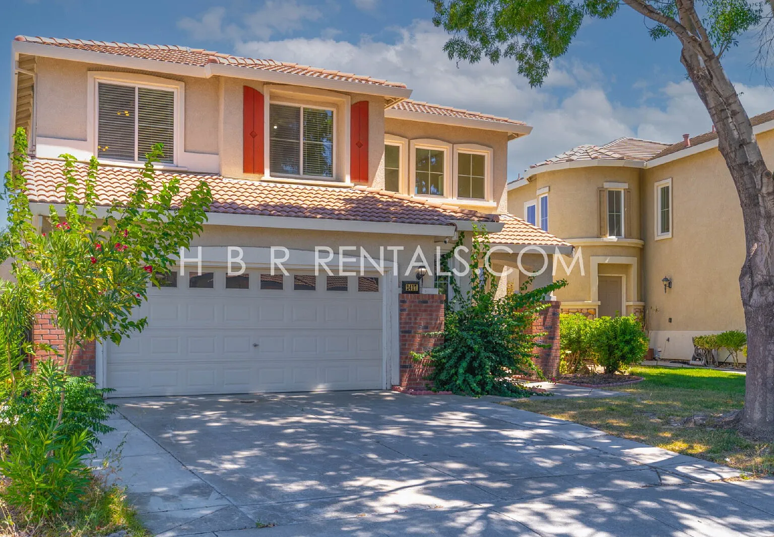 5 bed, 3.0 bath, 2452 sqft, $3,050 — Photo 2