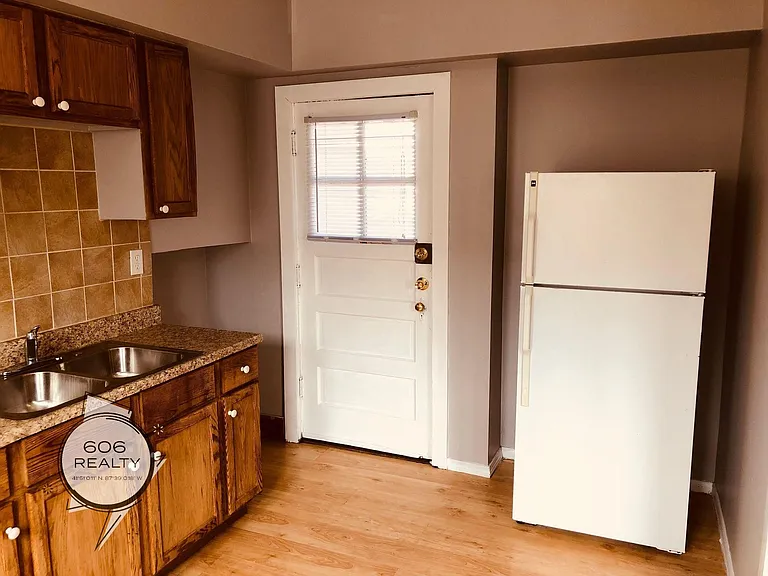 5214 W Crystal St #1 — Photo 2