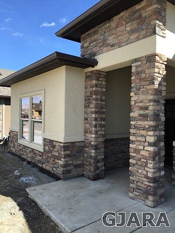 2nd image of 2487 Tiptop Ave