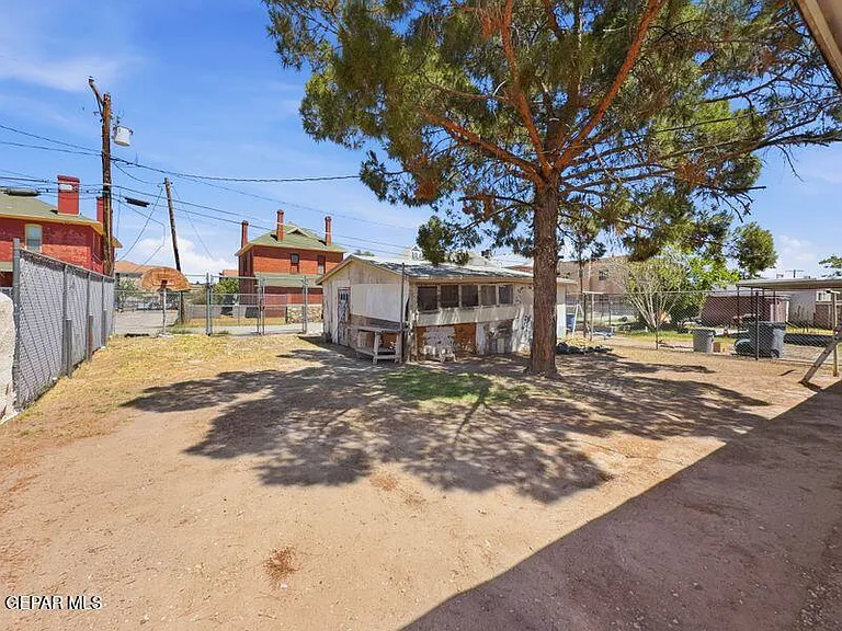 921 Olive Ave — Photo 24