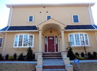 22404 139th Ave, Springfield Gardens, NY 11413