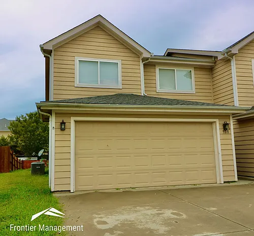 908-910 Jackalope Ct Photo 1