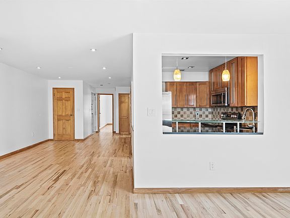 3rd image of 6601 Granton Ave APT B1