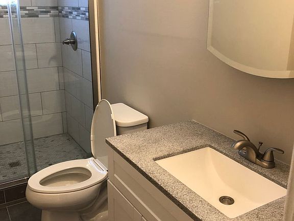 4th image of 1219-1221 Forsythe Ave