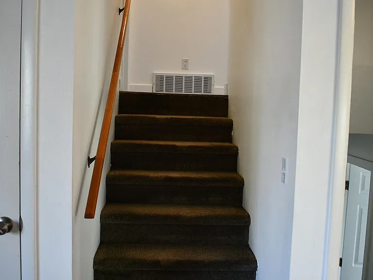 563 E Hilo St — Photo 16