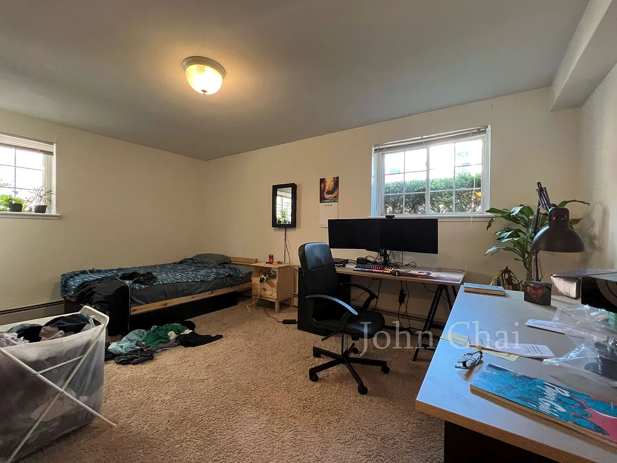 Building Photo - 1292 Commonwealth Ave #6