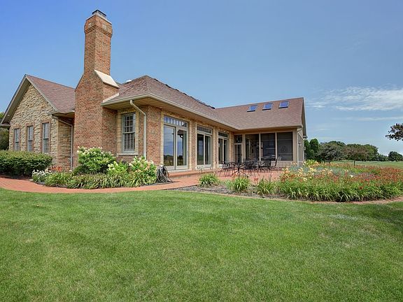 3rd image of 2701 River Birch Ln