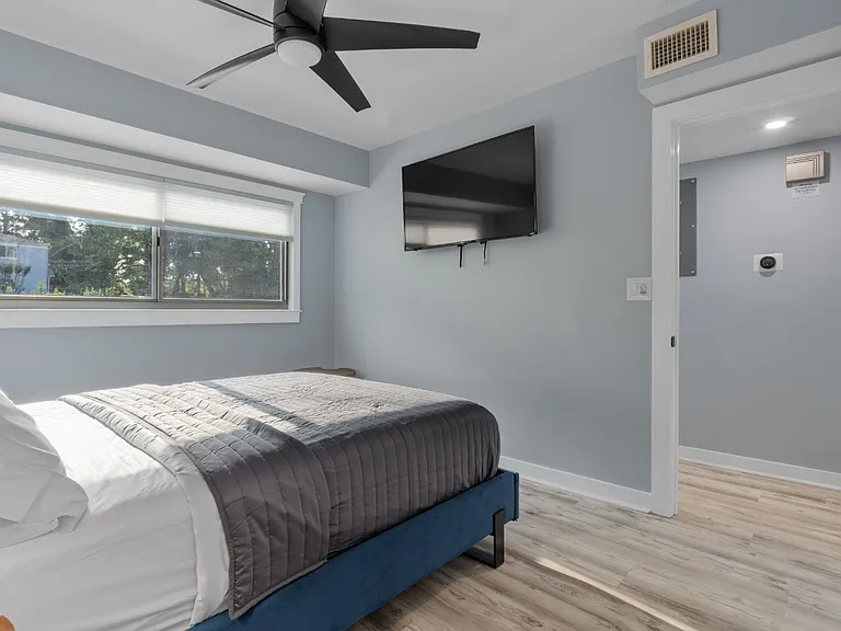 1560 Harvard Ave #1 — Photo 14