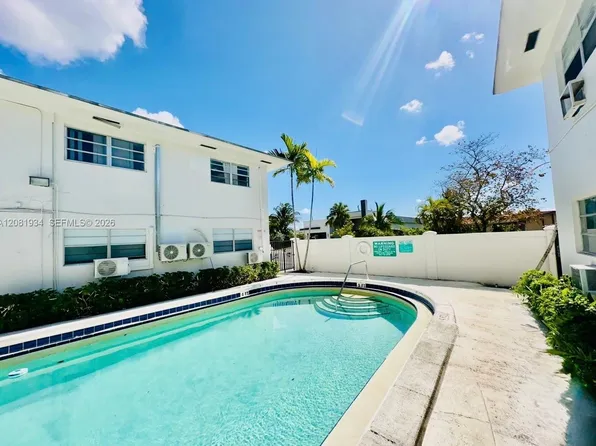11605 Canal Dr #8S, Miami, FL 33181