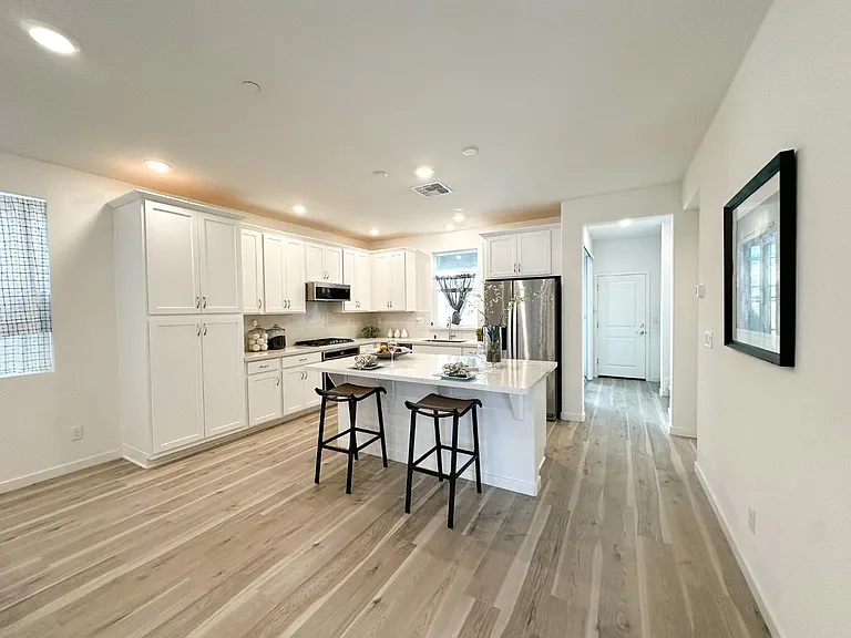 2957 Honey Opal Ave — Photo 9