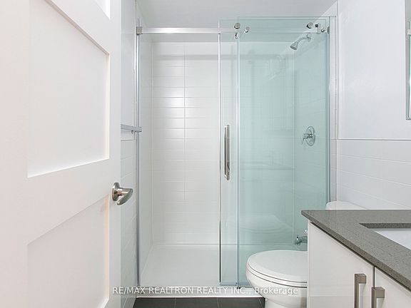 5th image of 10 Shallmar Blvd #712