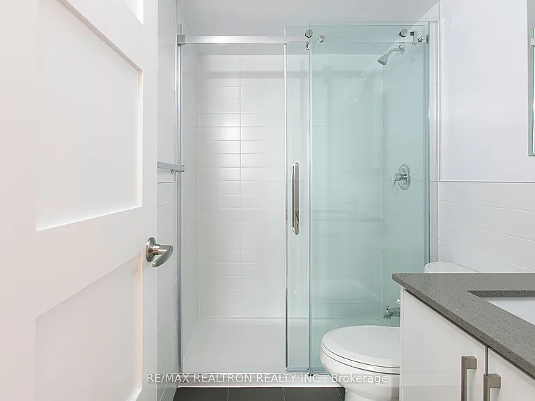 10 Shallmar Blvd #712 — Photo 5
