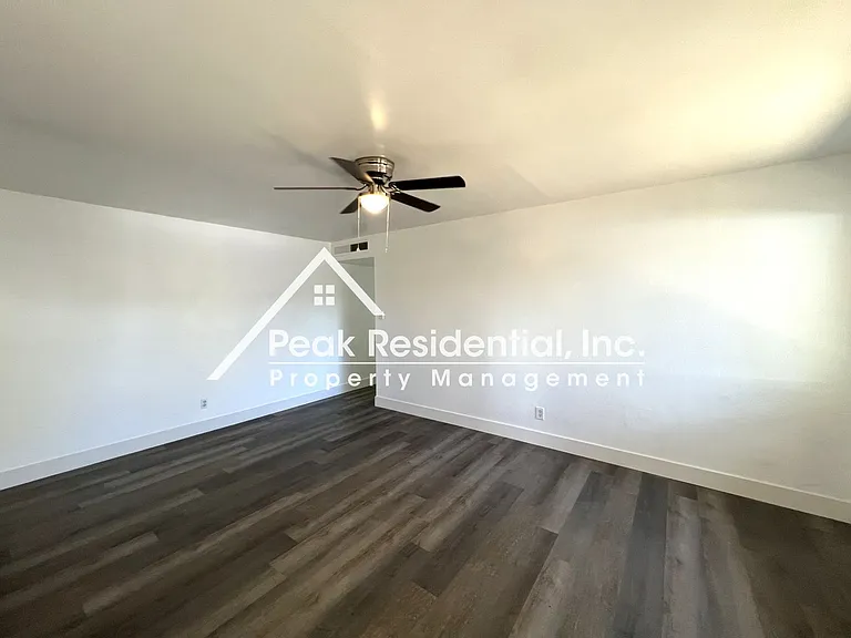 5807 Woodleigh Dr — Photo 8