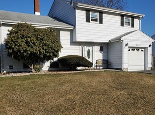 14 Magee Rd, Edison, NJ 08817