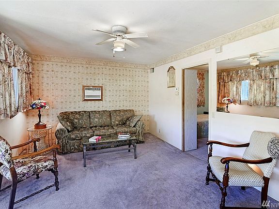 4th image of 1129 Pleasant Ave
