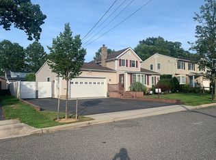 2013 Charles St, Bellmore, NY 11710