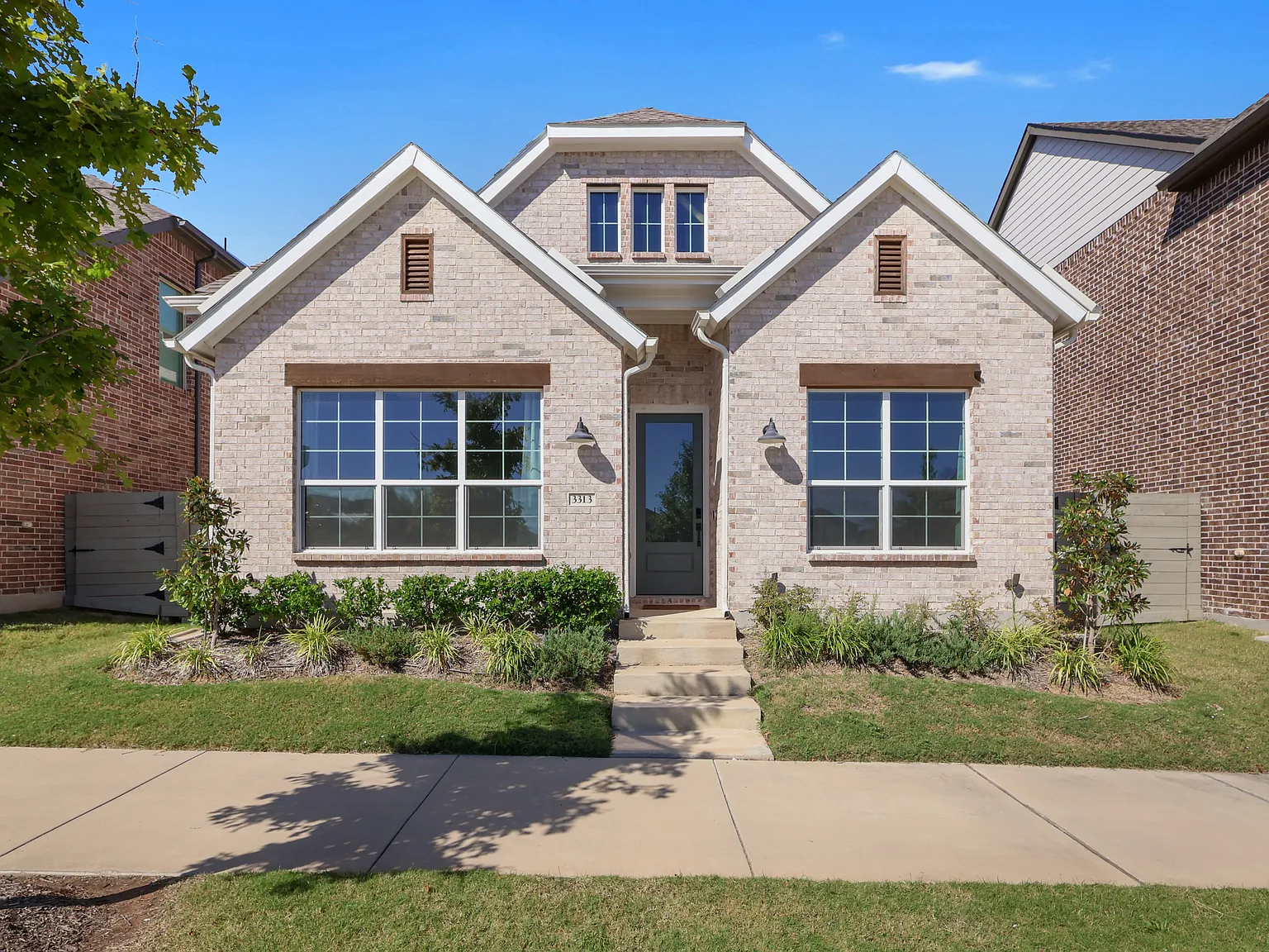 4 bed, 2436 sqft, $3,200 — Photo 1