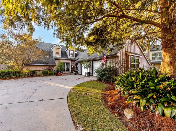 9 Clairmont Ln, Houma, LA 70360