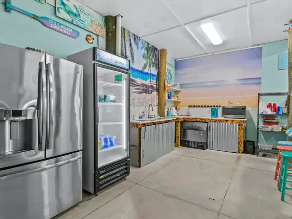 1422 Seaside Cir, Navarre, FL 32566