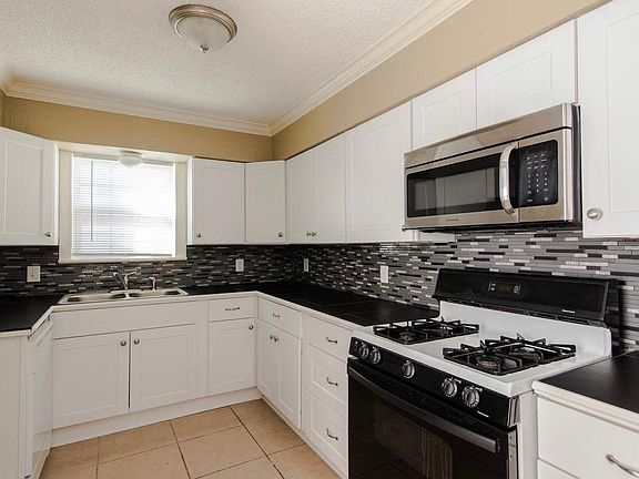 2nd image of 830 E Linda Dr
