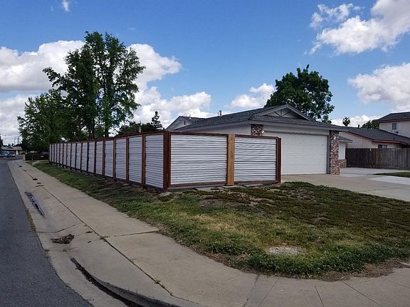 3rd image of 3424 W Fairview Ave