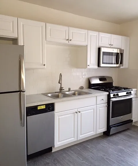 1033 S Westlake Ave — Photo 25