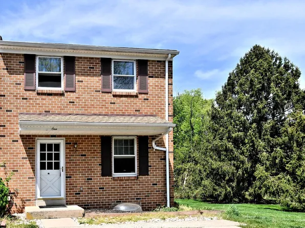 1 Valley Dr, Telford, PA 18969