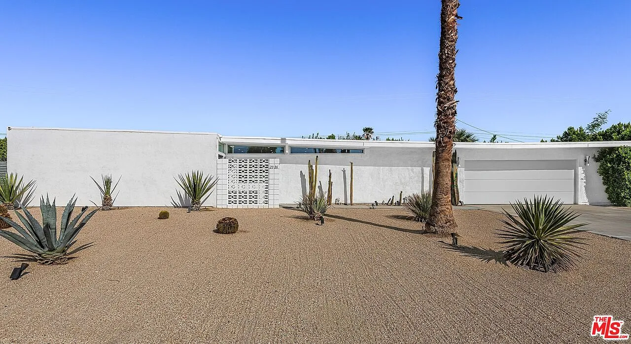 3 bed, 2.0 bath, 1602 sqft, $4,000 — Photo 1