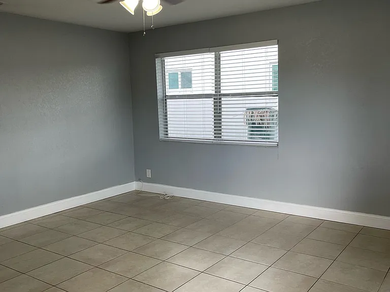 838-840 SW 14th St — Photo 17