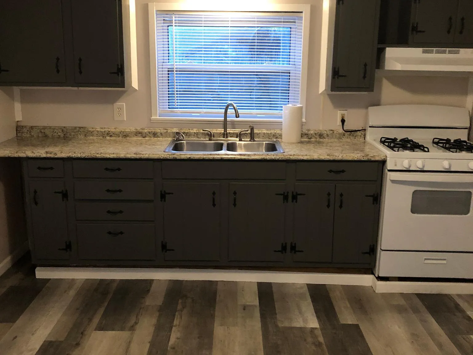 2 bed, 1040 sqft, $1,225 — Photo 2