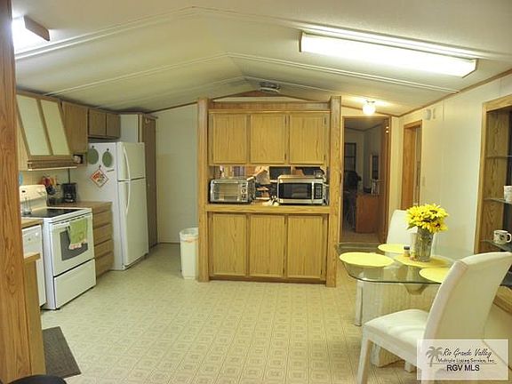 3rd image of 5610 Bamboo Cir