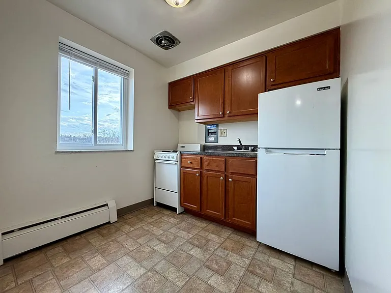 Brett Manor — Photo 10