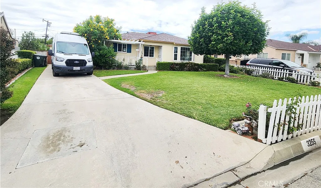 3 bed, 1769 sqft, $4,000 — Photo 2