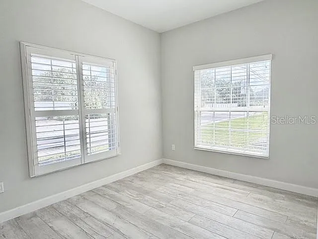 2408 Corrine Dr — Photo 20