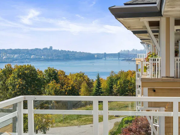3629 Deercrest Dr #521, North Vancouver, BC V7G 2S9
