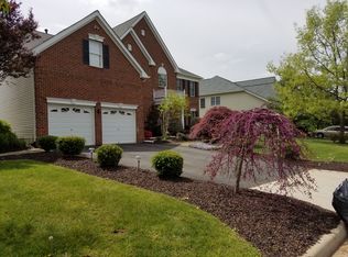 2860 Cherry Branch Ln, Herndon, VA 20171