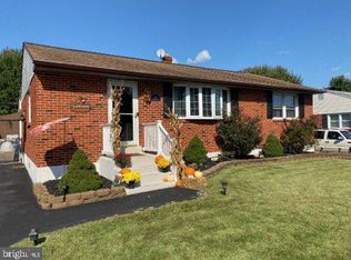 57 Tiverton Cir, Newark, DE 19702