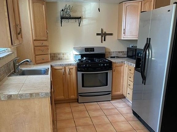 5th image of 3260 Louraine St