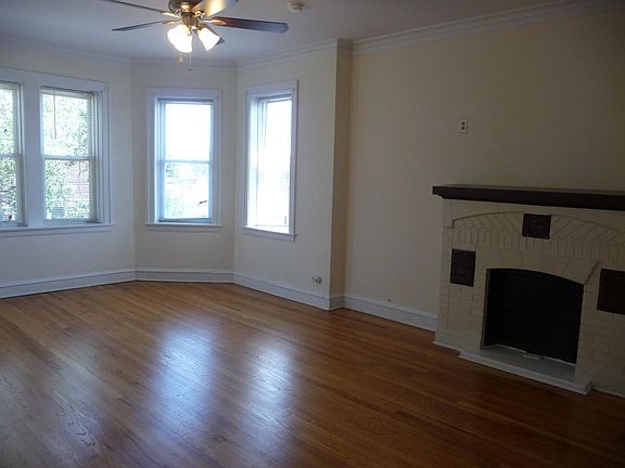 5th image of 1934 N Fairfield Ave #1F