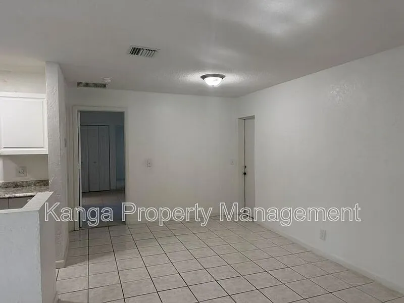 2 bed, 1.5 bath, 864 sqft, $1,900 — Photo 2