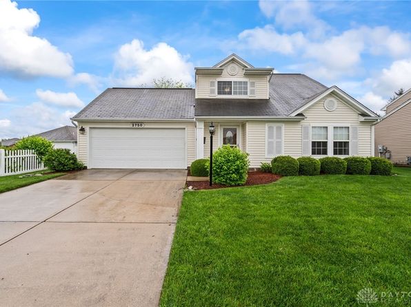 2750 Twin Lakes Dr, Troy, OH 45373