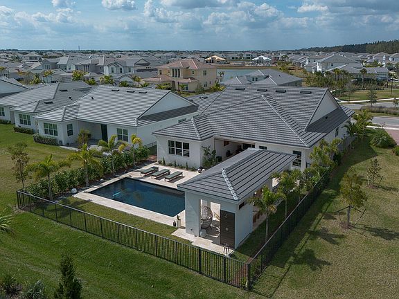 4th image of 14976 Wildwood Circle