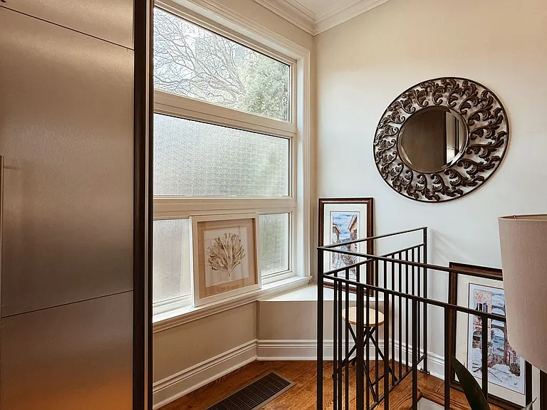 1186 Royal York Rd #1 — Photo 9