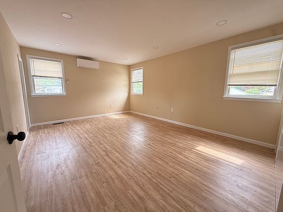 4th image of 506 Pinewood Rd