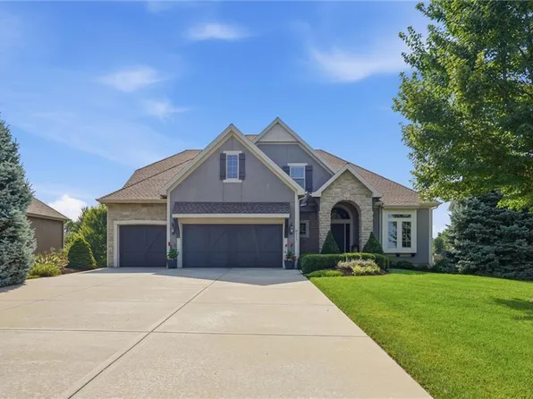 9417 W 158th St, Overland Park, KS 66221