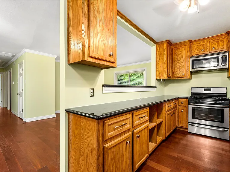 10202 Woodwind Dr — Photo 8