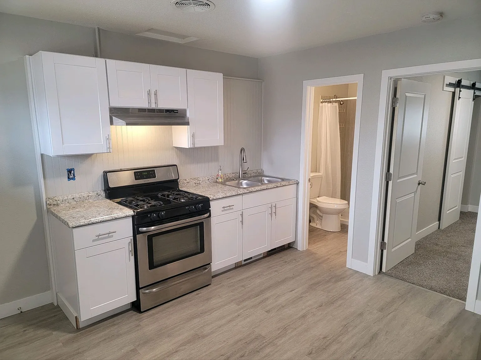 Garden City Flats — Photo 1