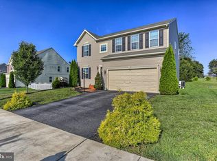 8476 Diamond Run Ct, Seven Valleys, PA 17360