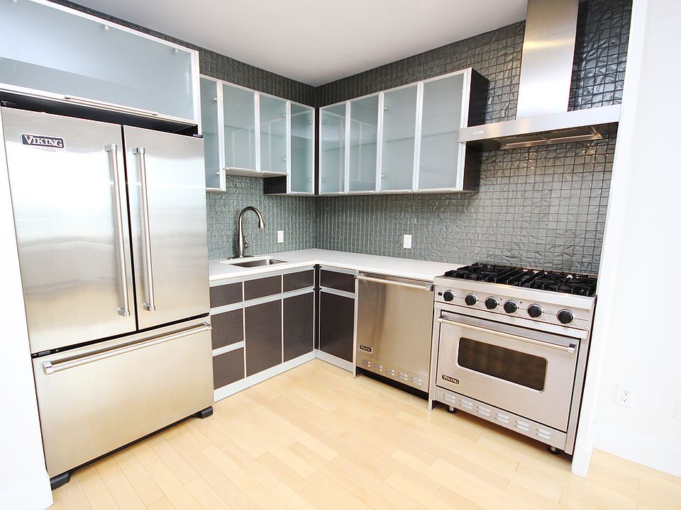 1st image of 1050 Jackson Ave APT 6E